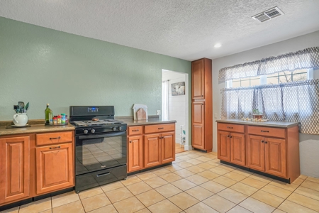 Home For Sale In Sayre, Oklahoma - image 12