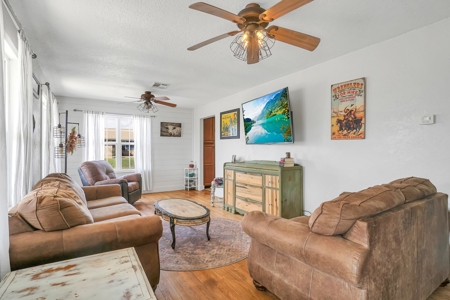 Home For Sale In Sayre, Oklahoma - image 9