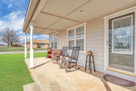 Home For Sale In Sayre, Oklahoma - image 7