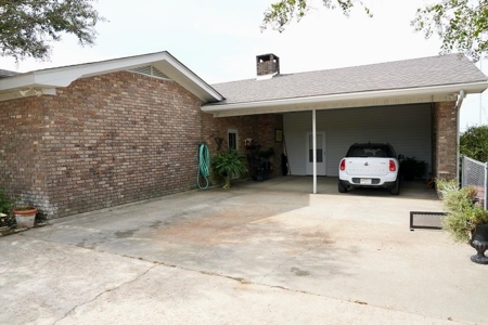 Country Home and Pastureland for Sale in Southwest MS - image 25