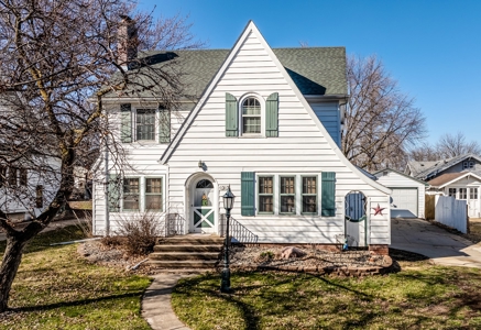 3 Bedroom Tudor Style Home in Harlan, Iowa With Garage - image 2