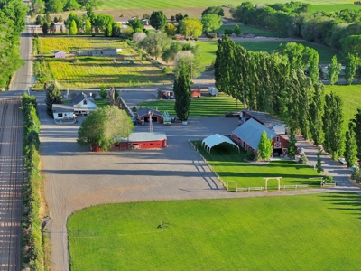Property For Sale 2 Homes and Wedding or Event Venue Business - image 35