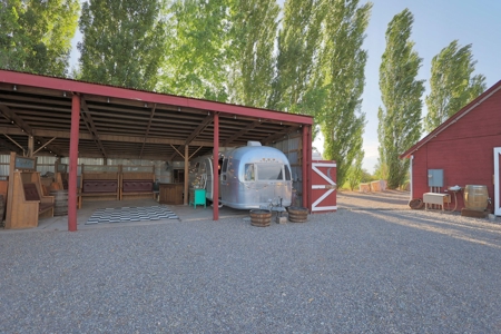 Property For Sale 2 Homes and Wedding or Event Venue Business - image 8