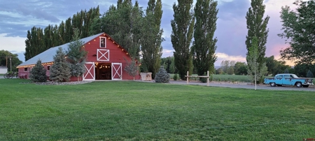Property For Sale 2 Homes and Wedding or Event Venue Business - image 4