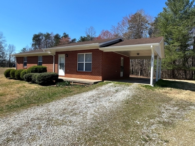 Brick Ranch Home for Sale in Patrick Springs VA - image 18