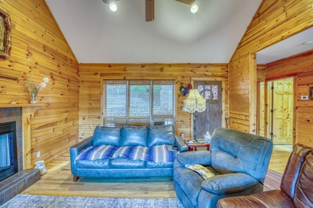 Log Cabin Home On Acreage For Sale in Newton County, Jasper - image 6