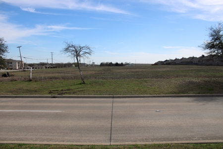 Commercial Lot For Auction Ready For Business Development - image 1