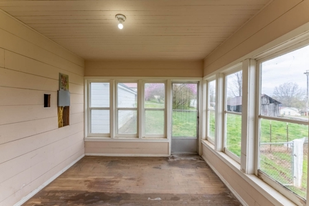 Home in town, Oregon County, Missouri - image 18