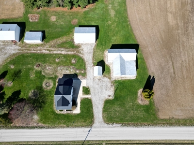Country home on 1.5 acres with barns - image 44