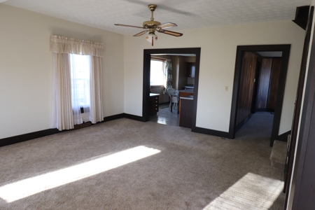 Country home on 1.5 acres with barns - image 29