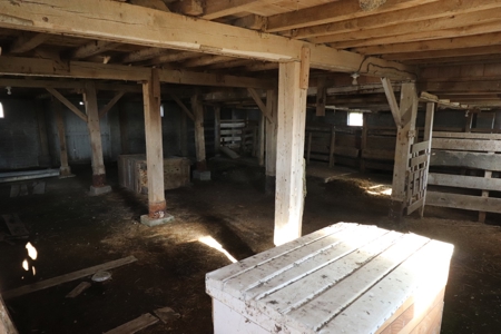 Country home on 1.5 acres with barns - image 18