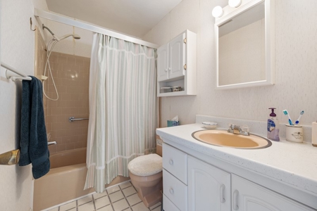 Country Home & Farmland for Sale in Pembroke VA - image 14