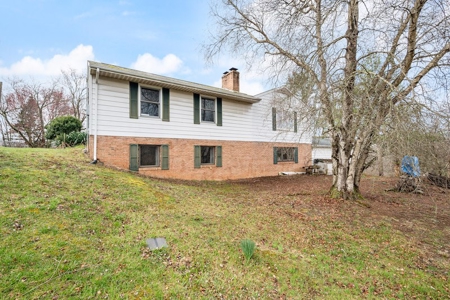 Country Home & Farmland for Sale in Pembroke VA - image 4