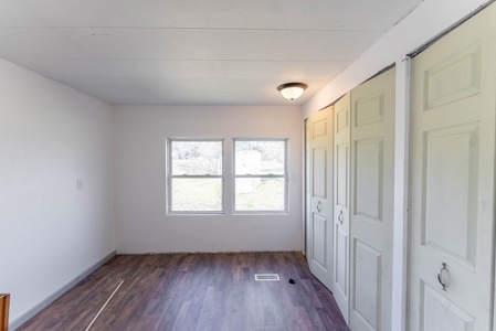 Country Home and Acreage in Oregon County, Missouri - image 19