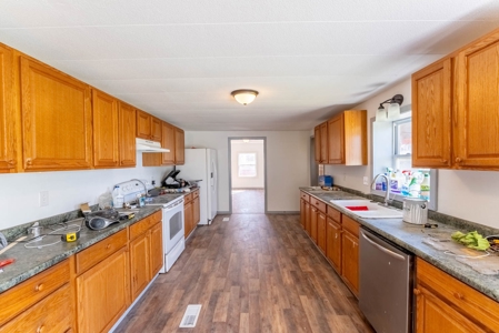 Country Home and Acreage in Oregon County, Missouri - image 10