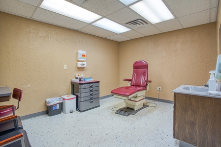 Commercial Property For Sale In Elk City, OK - image 23