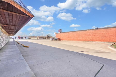 Commercial Property For Sale In Elk City, OK - image 43