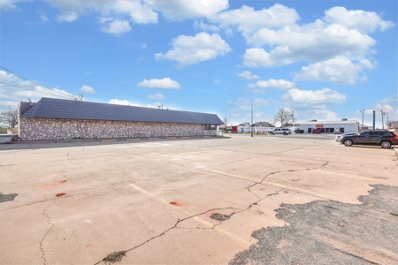 Commercial Property For Sale In Elk City, OK - image 44