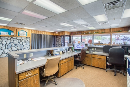 Commercial Property For Sale In Elk City, OK - image 10