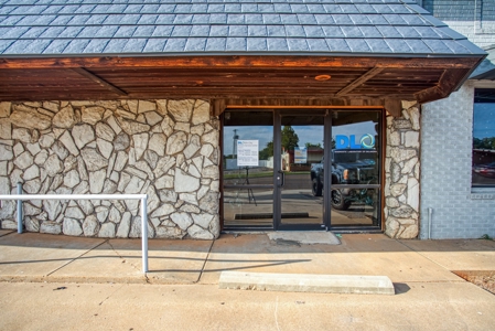 Commercial Property For Sale In Elk City, OK - image 25
