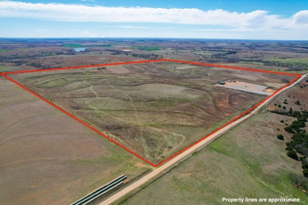 160-Acre Trophy Deer Hunting & Agriculture  | Clinton, OK - image 2