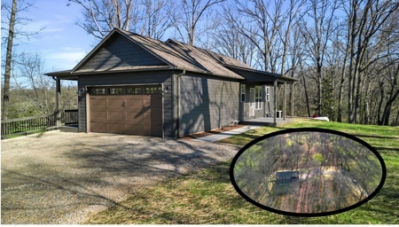 Custom Built Home just across the Street from the Golf Cours - image 3