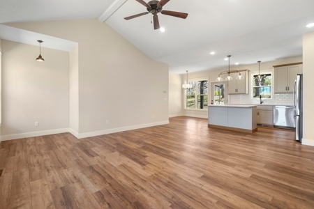 Custom Built Home just across the Street from the Golf Cours - image 13