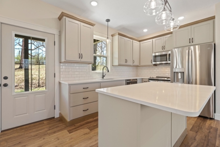 Custom Built Home just across the Street from the Golf Cours - image 10