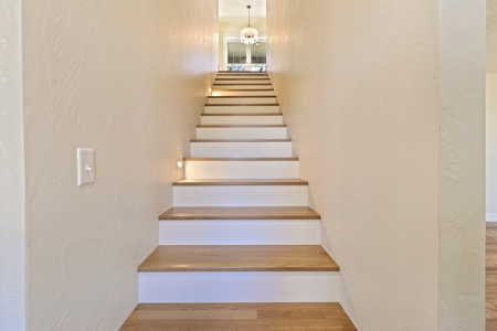 Custom Built Home just across the Street from the Golf Cours - image 22