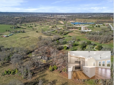 Custom Built Home just across the Street from the Golf Cours - image 2