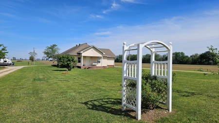 Horse farm for sale with riding arena , with a great home - image 15