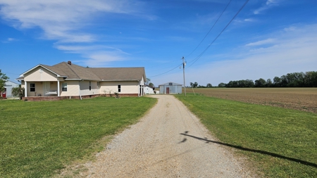Horse farm for sale with riding arena , with a great home - image 17