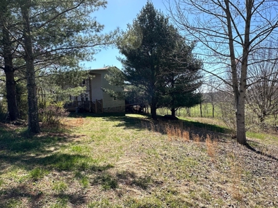 Country Home in Albany, Kentucky - image 7