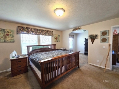 4 Bedroom 3 Bath Country Property - image 7