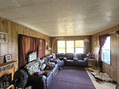 4 Bedroom 3 Bath Country Property - image 17