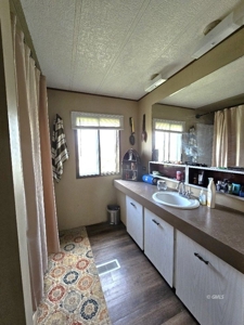 4 Bedroom 3 Bath Country Property - image 21