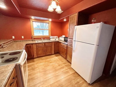 El Dorado Springs Missouri Country Home & Land For Sale - image 34