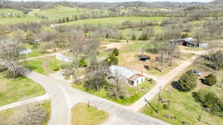 3 Dwellings, Barns, and Sheds to be Auctioned in Columbia TN - image 39