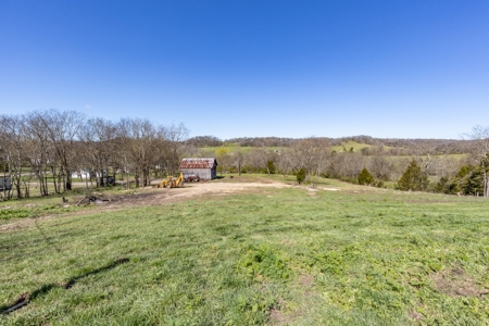 3 Dwellings, Barns, and Sheds to be Auctioned in Columbia TN - image 27