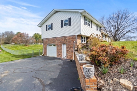 Home for Sale in Abingdon VA - image 37