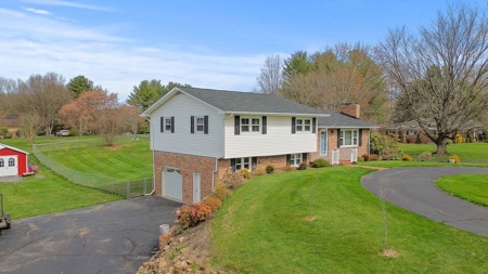 Home for Sale in Abingdon VA - image 2