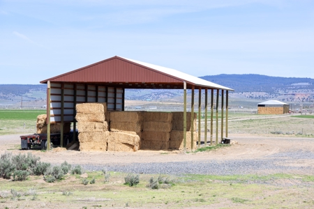 Eastern Oregon Meadow Land Ranch - image 26