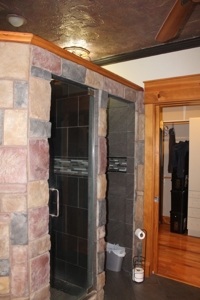 Beautiful Lodge style home - image 28