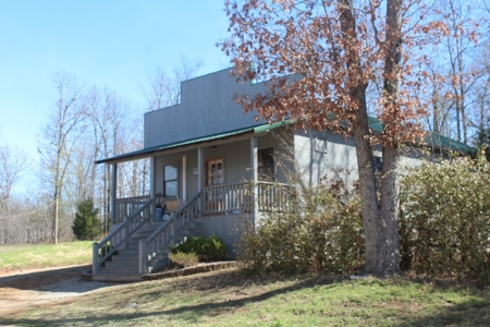 Beautiful Lodge style home - image 3