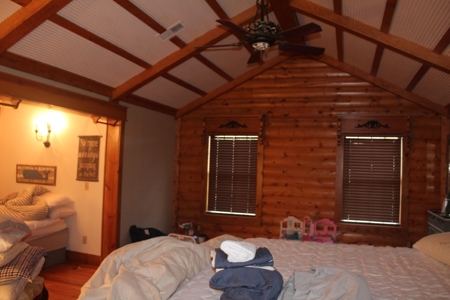 Beautiful Lodge style home - image 39