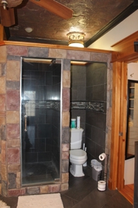 Beautiful Lodge style home - image 30