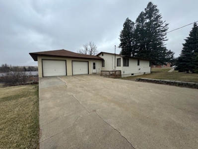 Four Bedroom Home For Sale Mullen Nebraska - image 14