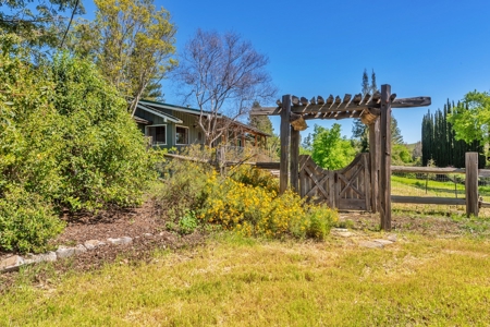 Winters, California Country Homes on Small Acreage for Sale - image 4