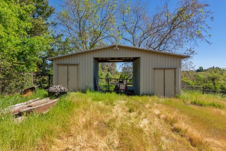 Winters, California Country Homes on Small Acreage for Sale - image 37