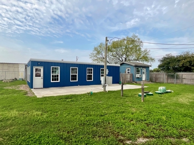 RV PARK In HOLIDAY BEACH - image 1